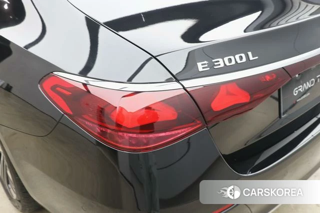 Mercedes-Benz E-class id 4210436 из Китая 17