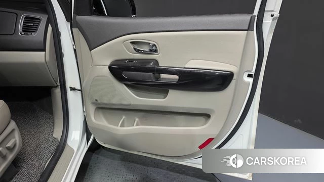 Kia All New Carnival id 4907791 из Кореи 17