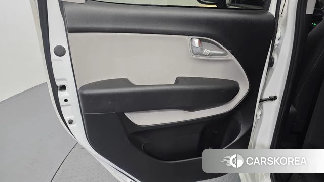Kia The New Kia Ray id 4408660 из Кореи 17