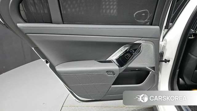 BMW 7 Series (G70) id 4359965 из Кореи 17