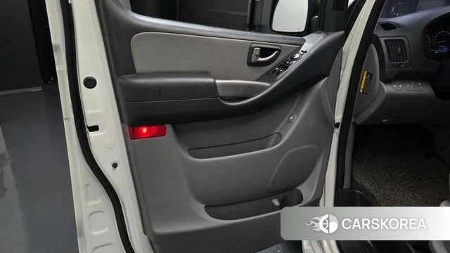 Hyundai The New Grand Starex id 4642507 из Кореи 17