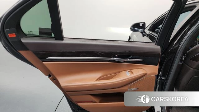 Genesis G90 id 4384651 из Кореи 17