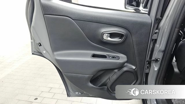 Jeep Renegade id 4429291 из Кореи 17