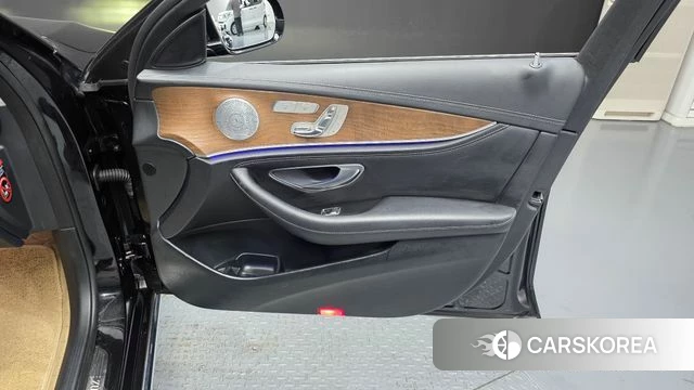 Mercedes-Benz E-Class W213 id 4895289 из Кореи 17