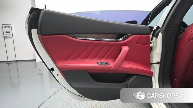 Maserati Quattroporte id 4285265 из Кореи 17