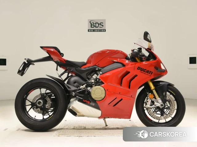 Проданный Ducati PANIGALE V4 S 2023 из Японии, фото 2
