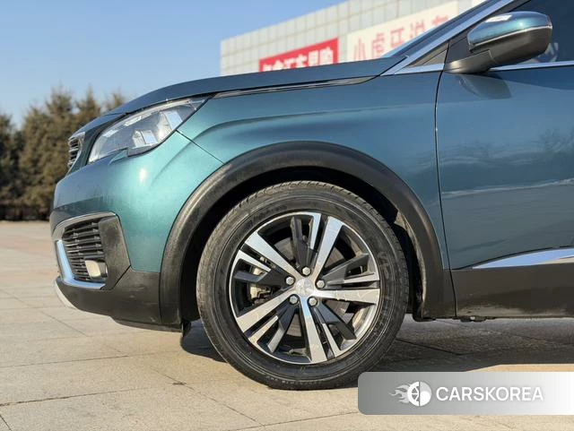Peugeot 5008 id 3863691 из Китая 17
