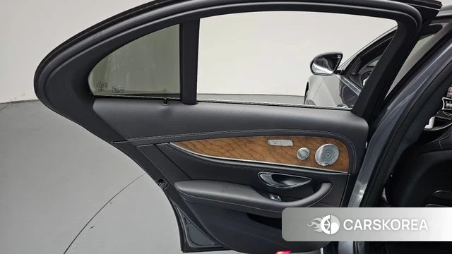 Mercedes-Benz E-Class W213 id 4785325 из Кореи 17