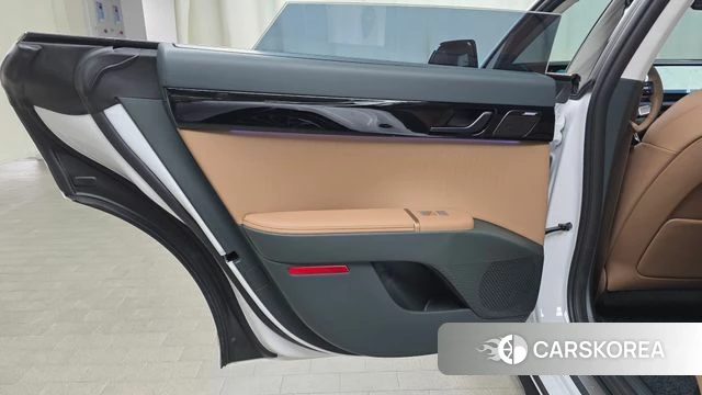 Hyundai Grandeur Hybrid (GN7) id 4897712 из Кореи 17