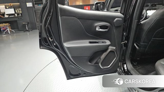 Jeep Renegade id 4536450 из Кореи 17