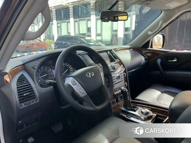Infiniti QX80 id 4239433 из Китая 17
