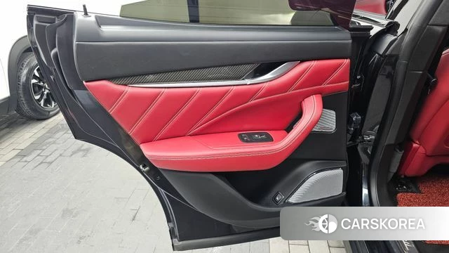 Maserati Levante id 4551636 из Кореи 17