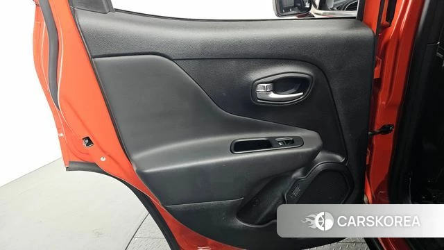 Jeep Renegade id 4625505 из Кореи 17
