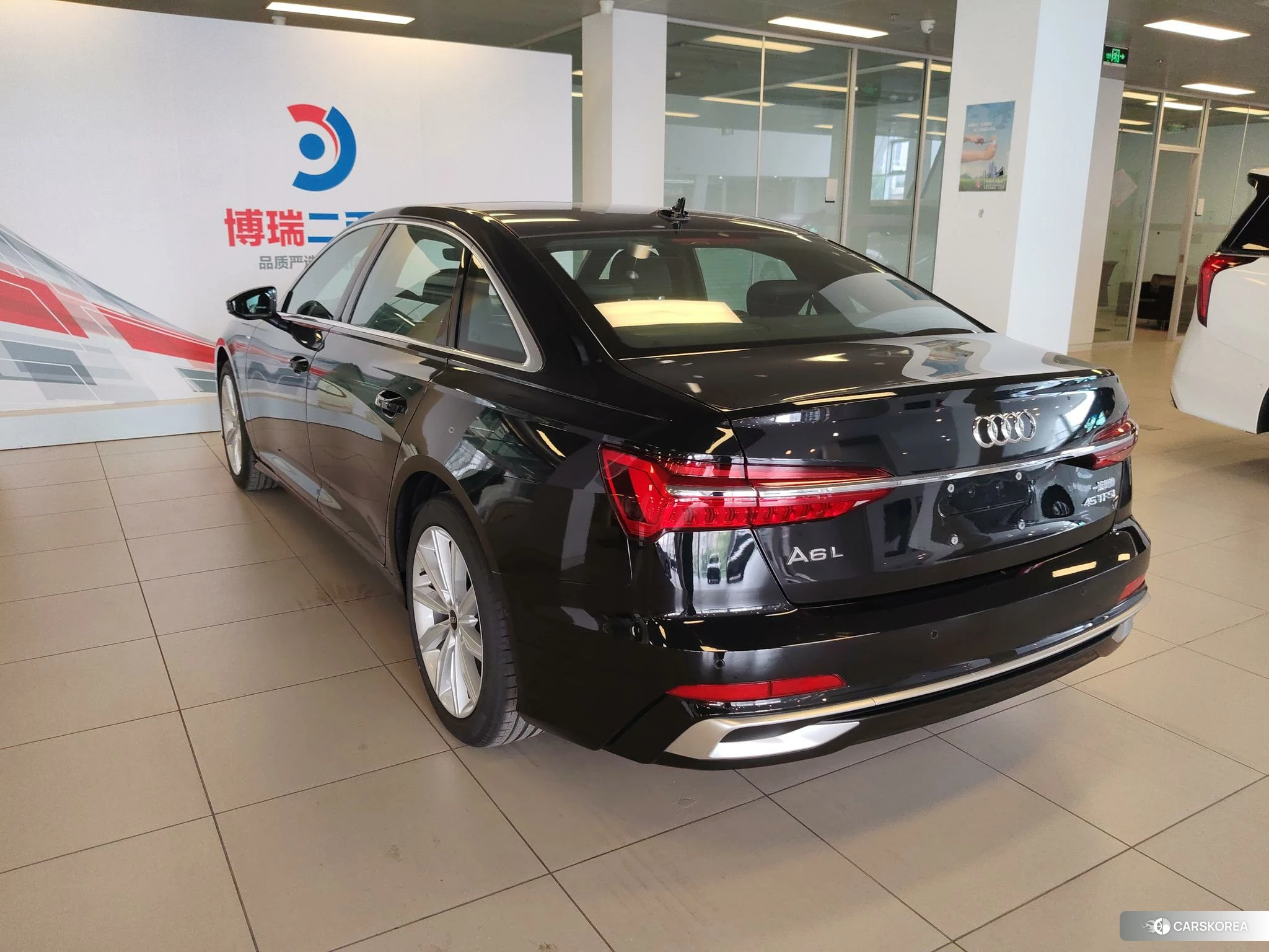 Audi A6L id 4498551 из Китая 17
