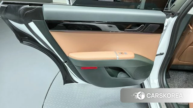 Hyundai Grandeur Hybrid (GN7) id 4421501 из Кореи 17