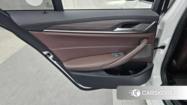 BMW 5 Series (G30) id 4489997 из Кореи 17