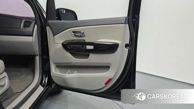 Kia The New Carnival id 4746842 из Кореи 17