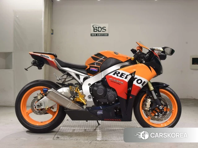 Проданный Honda CBR1000RR 2010 из Японии