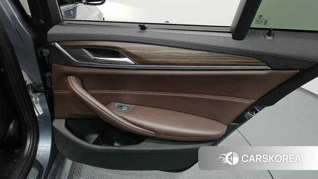 BMW 5 Series (G30) id 4741893 из Кореи 17