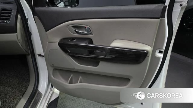 Kia All New Carnival id 4937817 из Кореи 17