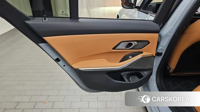 BMW 3 Series (G20) id 4480166 из Кореи 17