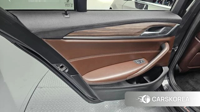 BMW 5 Series (G30) id 4776353 из Кореи 17