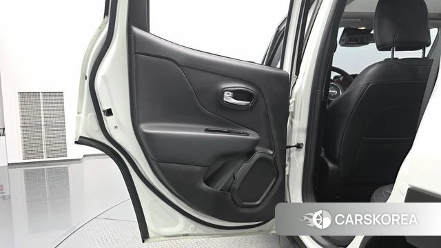 Jeep Renegade id 4383093 из Кореи 17