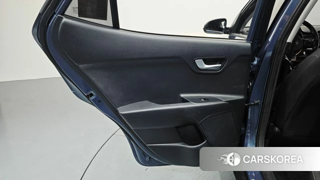Kia Stonic id 4663070 из Кореи 17