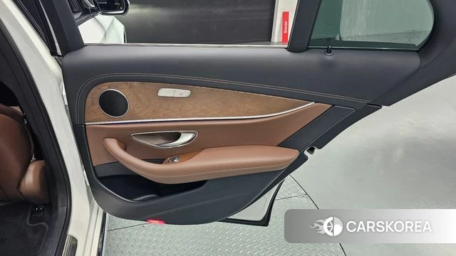 Mercedes-Benz E-Class W213 id 4396661 из Кореи 17