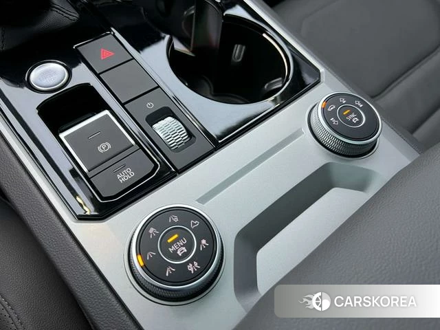 Volkswagen Touareg id 4213114 из Китая 17