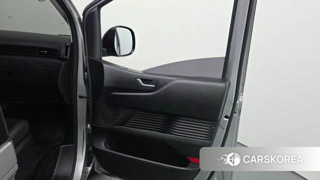 Hyundai Staria id 4186947 из Кореи 17