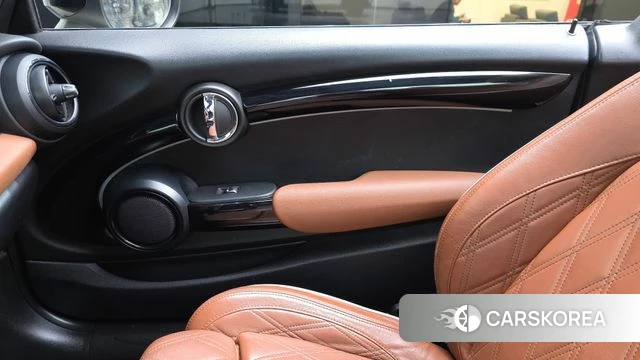 Mini Cooper S Convertible id 4316494 из Кореи 17