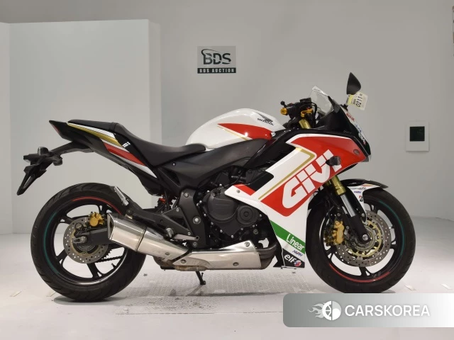 Проданный Honda CBR600F 2013 из Японии