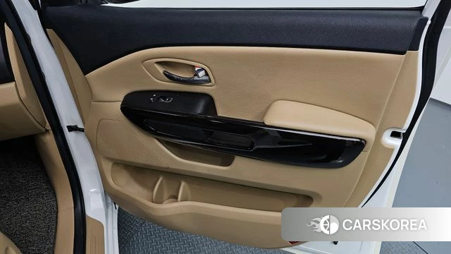 Kia The New Carnival id 4305131 из Кореи 17