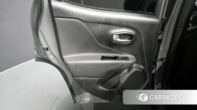 Jeep Renegade id 4409230 из Кореи 17