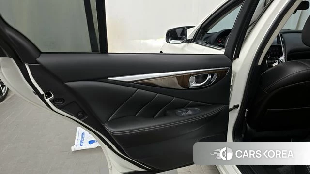 Infiniti Q50 id 4397872 из Кореи 17