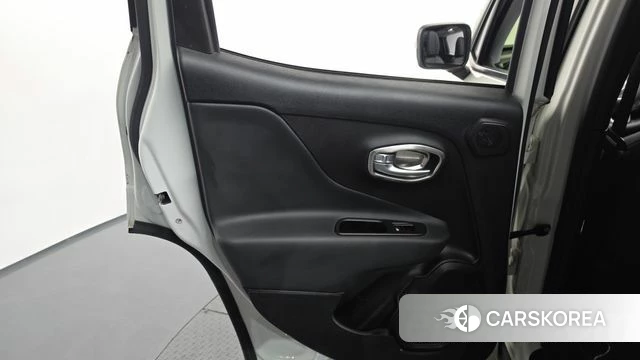 Jeep Renegade id 4389601 из Кореи 17