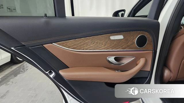 Mercedes-Benz E-Class W213 id 4579327 из Кореи 17