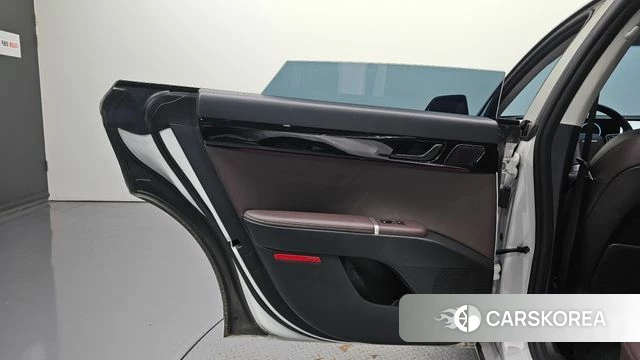 Hyundai Grandeur Hybrid (GN7) id 4880370 из Кореи 17