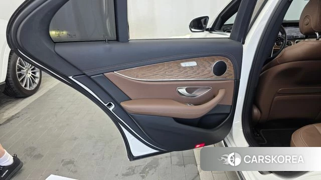 Mercedes-Benz E-Class W213 id 4641049 из Кореи 17