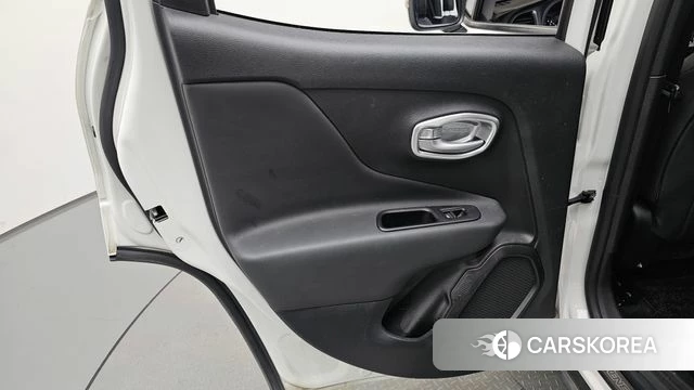 Jeep Renegade id 4650067 из Кореи 17