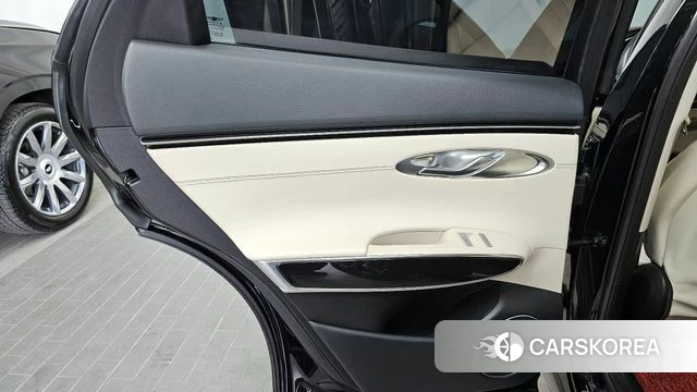 Genesis GV70 id 4224000 из Кореи 17