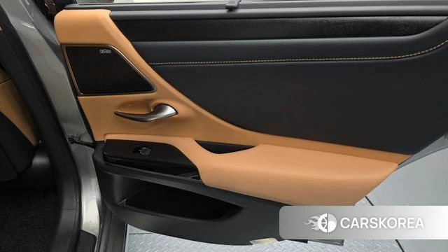 Lexus ES300h 7th generation id 4194156 из Кореи 17