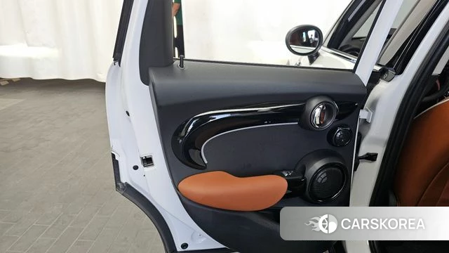 Mini Cooper S id 4360435 из Кореи 17