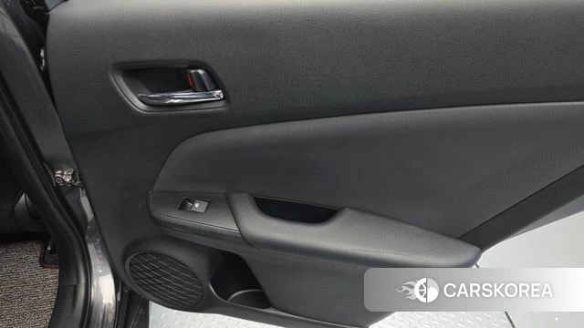 Toyota Prius 4th Generation id 4325667 из Кореи 17