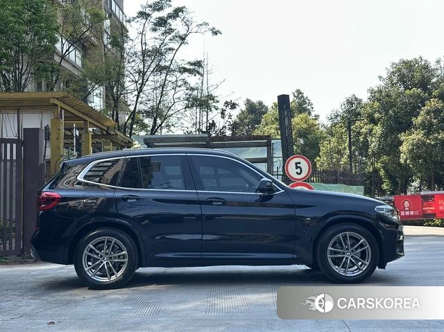 BMW X3 id 3896218 из Китая 17