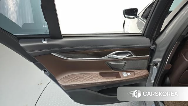 BMW 7 Series (G11) id 4490051 из Кореи 17