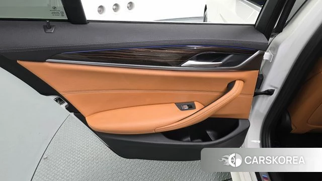 BMW 5 Series (G30) id 4383210 из Кореи 17