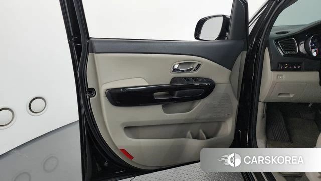 Kia The New Carnival id 4490734 из Кореи 17