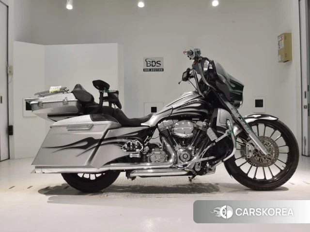 Проданный Harley-Davidson Street Glide FLHXSE1800 CVO 2015 из Японии